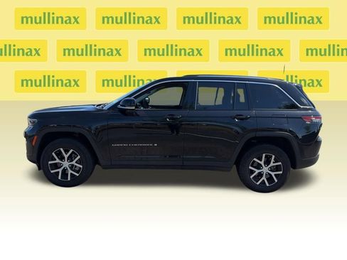 Used 2023 Jeep Grand Cherokee Limited w/ Trailer Tow Prep Group (B) RWD image 6