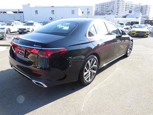 Used 2024 Mercedes-Benz E 350 4MATIC Sedan image 4