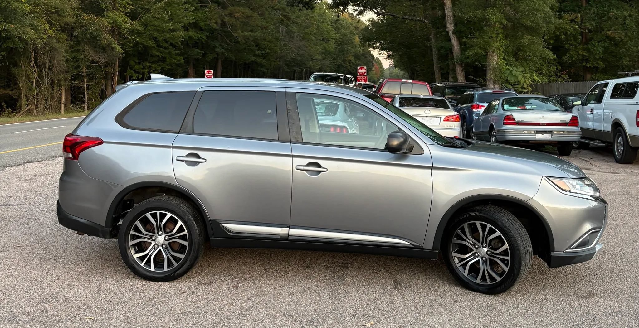 Used 2018 Mitsubishi Outlander ES AWD/4WD image 7
