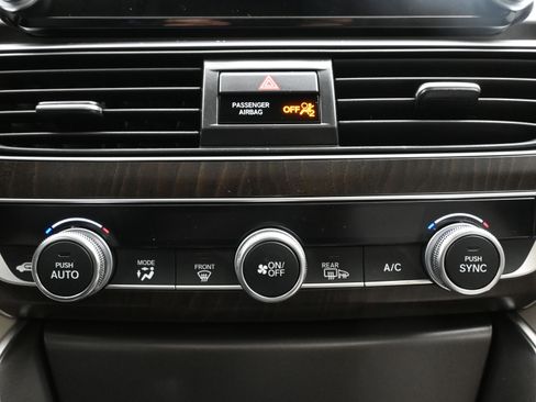 Used 2018 Honda Accord EX-L image 17