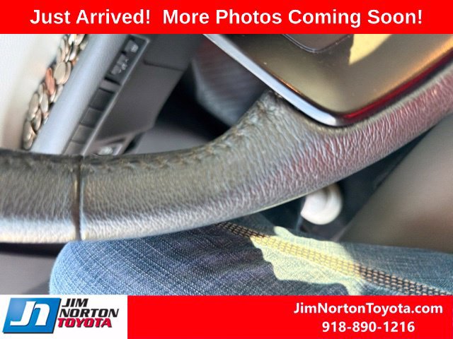 Used 2023 Toyota Sienna XLE FWD image 12