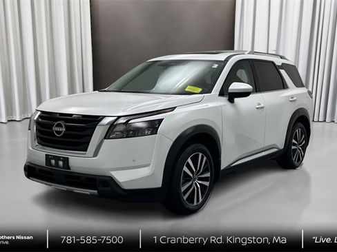 Certified 2025 Nissan Pathfinder Platinum w/ Cargo Package image 1