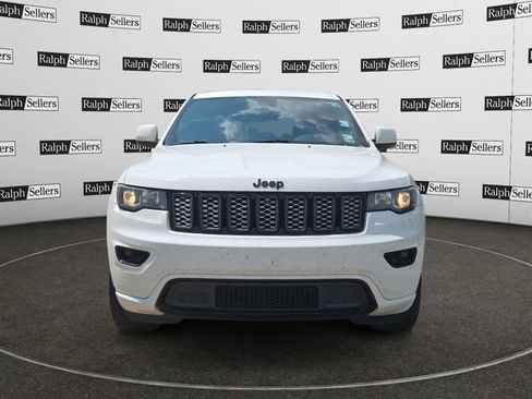 Used 2018 Jeep Grand Cherokee Altitude RWD image 7