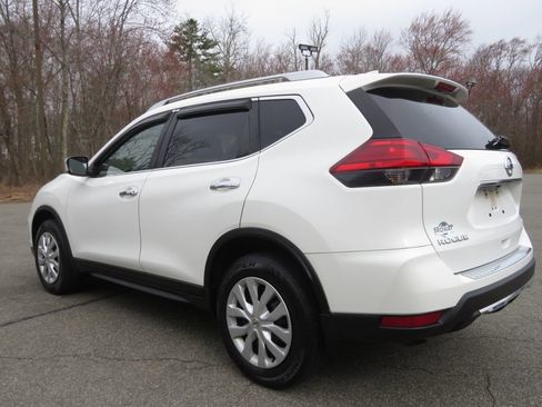 Used 2017 Nissan Rogue S w/ S Appearance Package AWD/4WD image 7