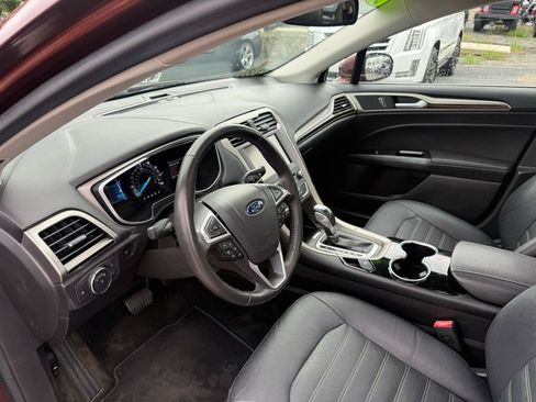 Used 2016 Ford Fusion SE w/ Equipment Group 202A AWD/4WD image 28