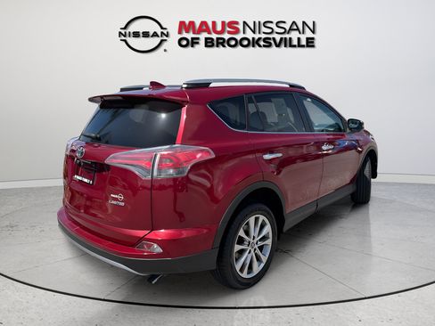 Used 2018 Toyota RAV4 Limited FWD image 8