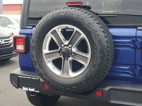 Used 2020 Jeep Wrangler Unlimited Sahara image 9