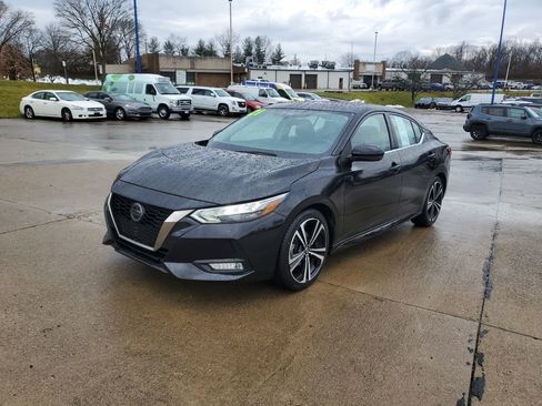 Used 2021 Nissan Sentra SR image 2