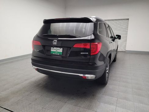 Used 2017 Honda Pilot Touring image 7