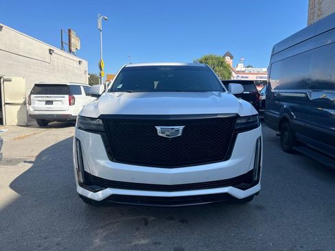 Used 2022 Cadillac Escalade Sport w/ LPO, ONYX Package AWD/4WD image 2
