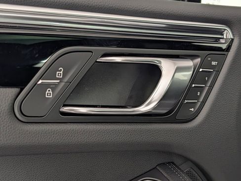 New 2026 Porsche Macan image 26