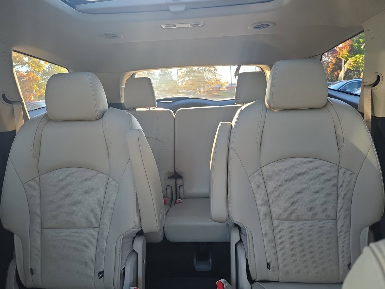 Used 2020 Buick Enclave Premium w/ Sun and Sites Package AWD/4WD image 12