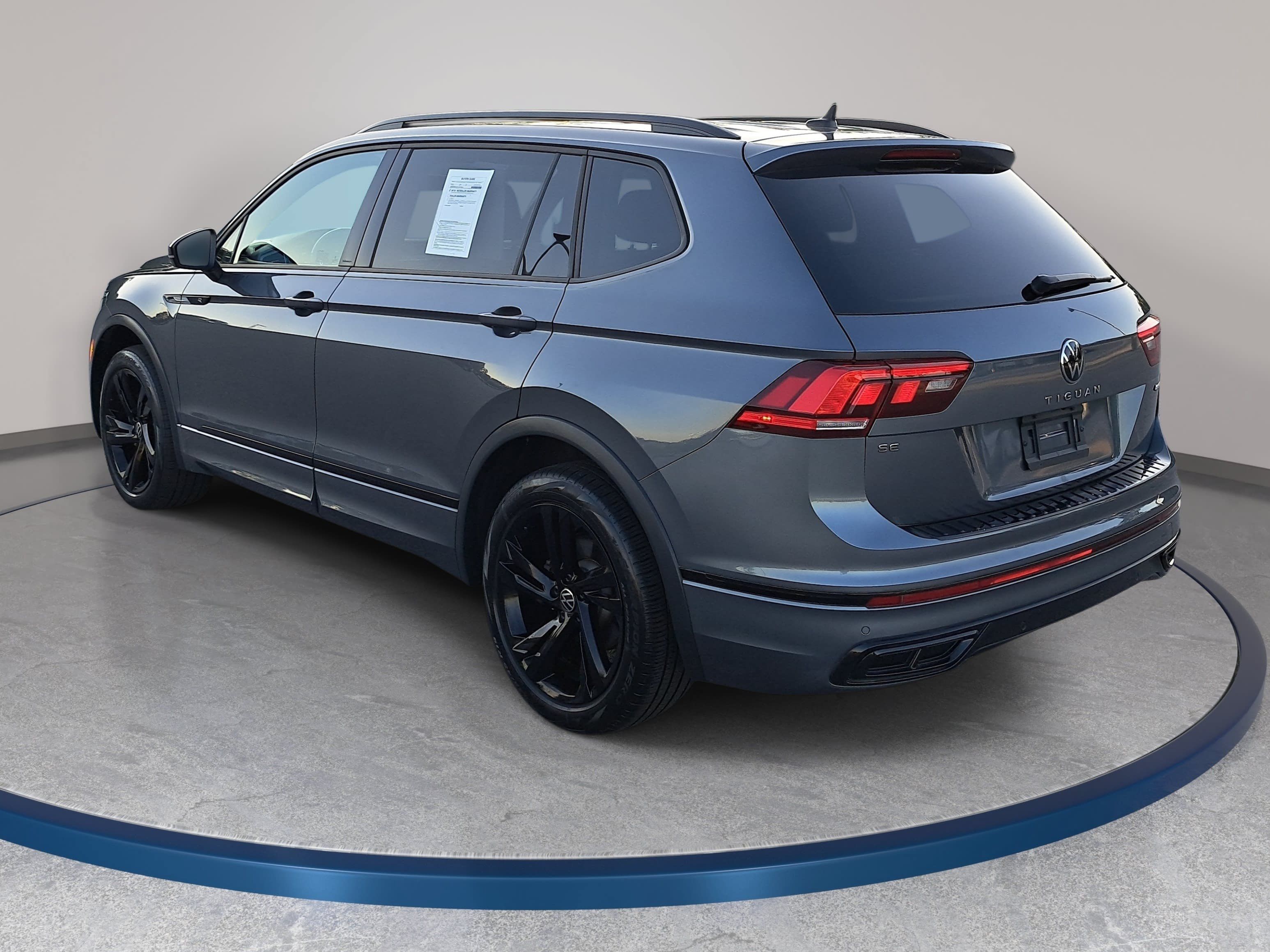 Used 2024 Volkswagen Tiguan SE R-Line AWD/4WD image 7