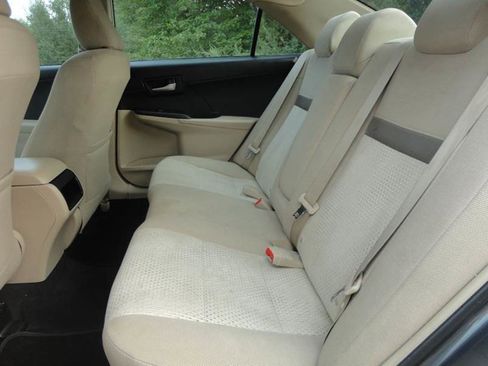 Used 2013 Toyota Camry LE image 7