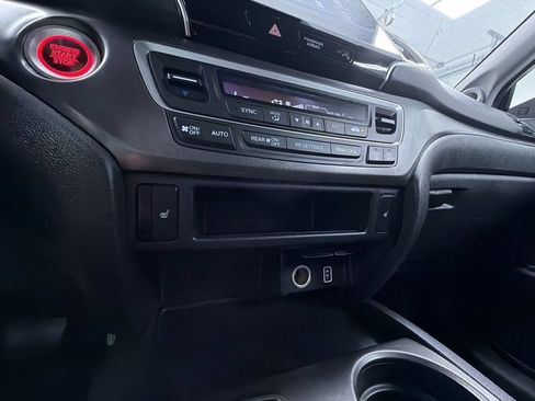 Used 2021 Honda Pilot EX image 23