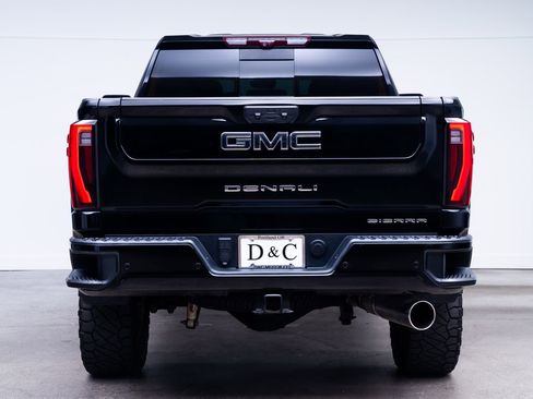Used 2024 GMC Sierra 2500 Denali Ultimate AWD/4WD image 5