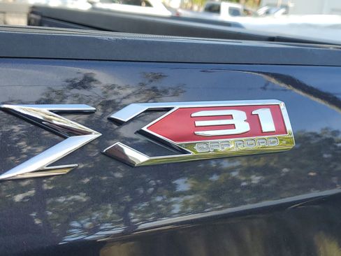 Used 2023 GMC Sierra 1500 SLT w/ SLT Premium Package image 5