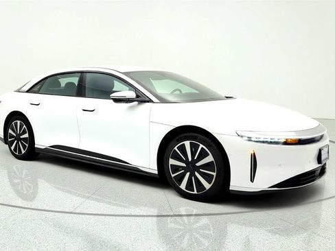 Used 2024 Lucid Air Pure RWD image 3