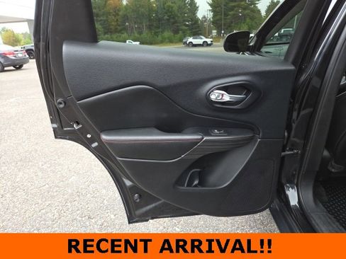 Used 2015 Jeep Cherokee Trailhawk w/ Cold Weather Group image 36