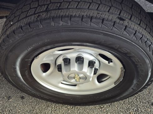 Used 2020 Chevrolet Express 2500 image 32