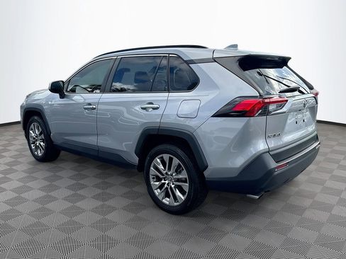 Used 2021 Toyota RAV4 XLE Premium FWD image 8