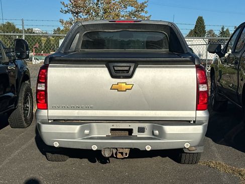 Used 2012 Chevrolet Avalanche LT AWD/4WD image 4