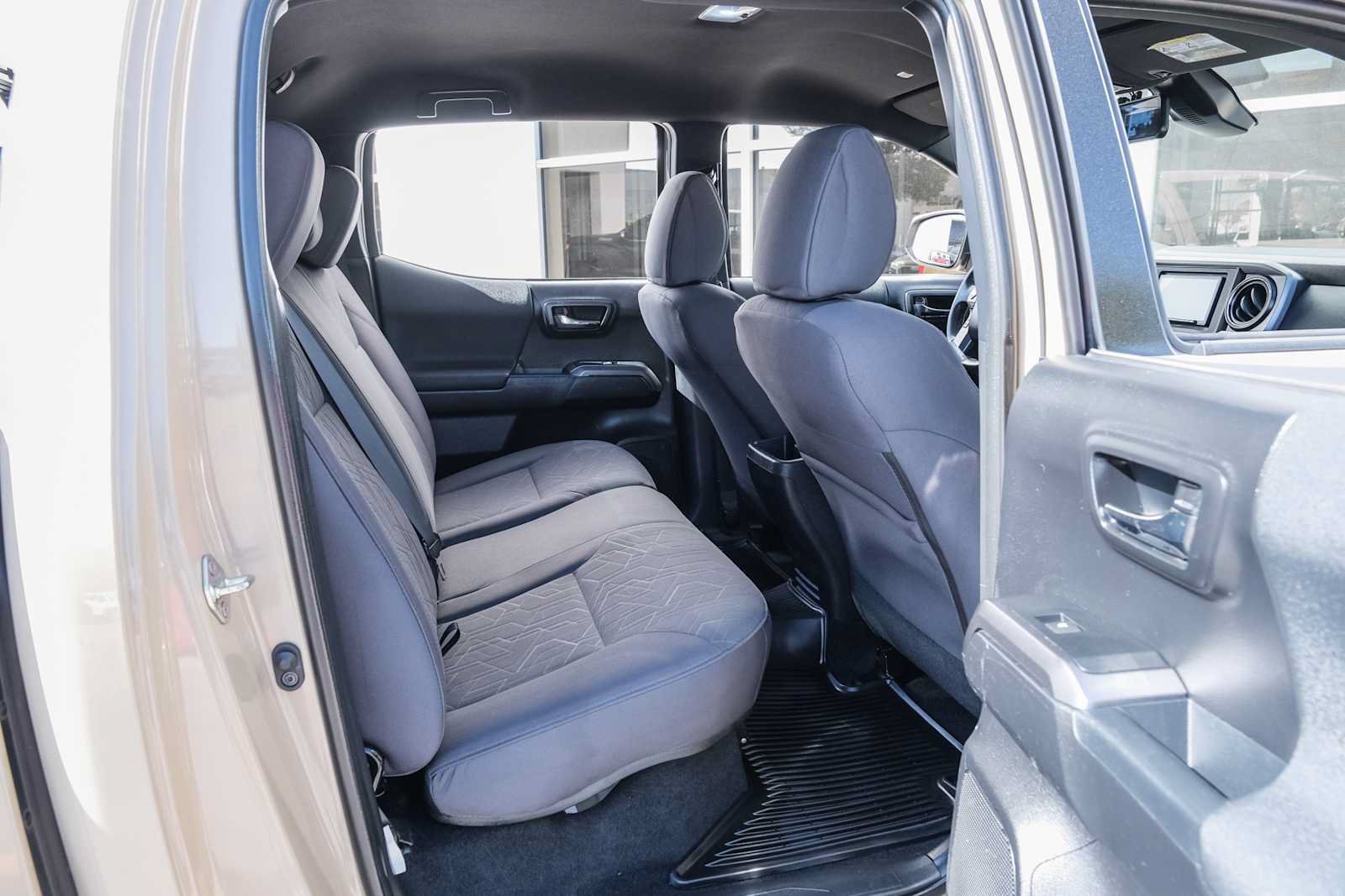 Used 2019 Toyota Tacoma TRD Off-Road AWD/4WD image 33
