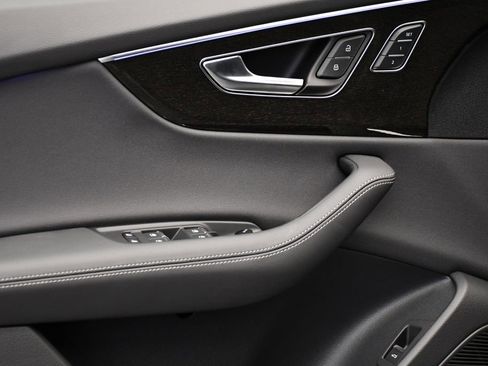 New 2026 Audi Q8 Premium Plus image 32