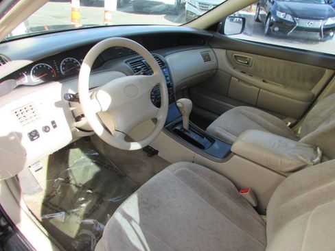 Used 2001 Toyota Avalon XLS image 12