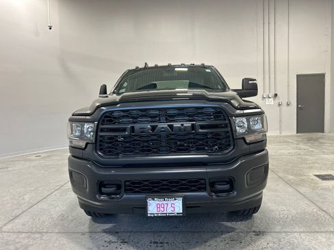 Used 2024 RAM 2500 Tradesman w/ Snow Chief Group AWD/4WD image 3