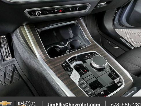 Used 2025 BMW X7 xDrive40i w/ M Sport Package AWD/4WD image 18