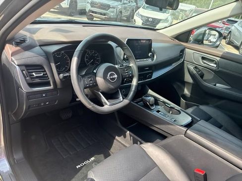 Used 2023 Nissan Rogue SV w/ SV Premium B Package FWD image 19