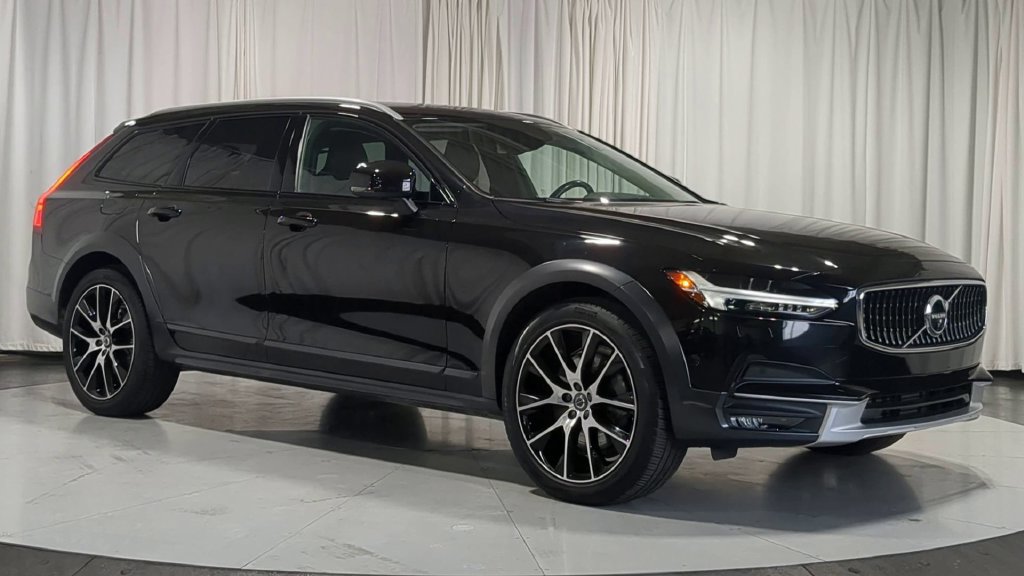 Used 2018 Volvo V90 T6 Cross Country w/ Convenience Package AWD/4WD image 2