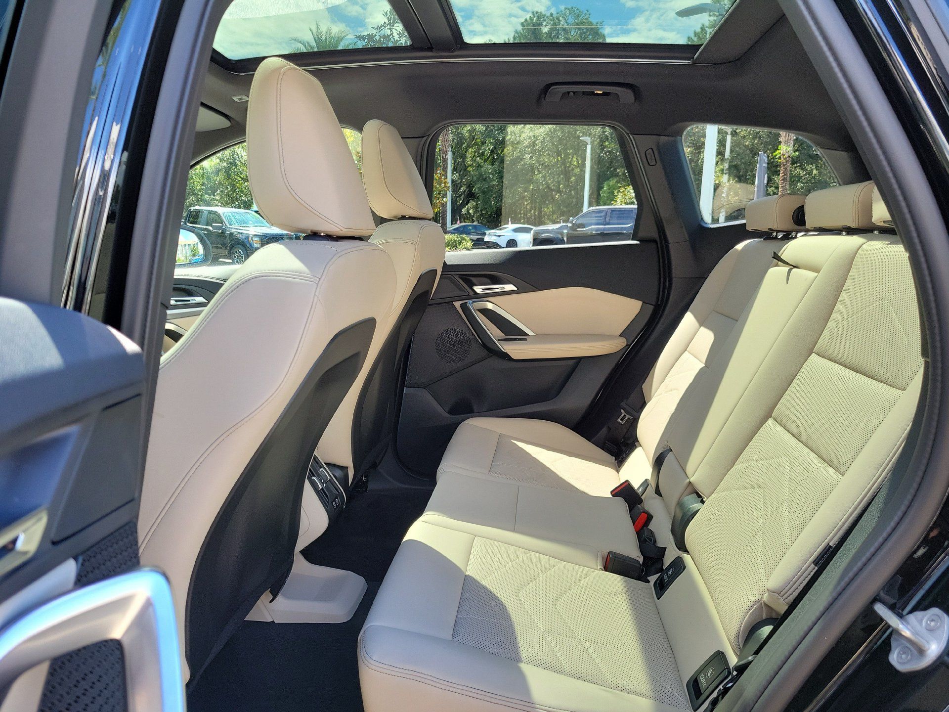 Used 2025 BMW X1 xDrive28i w/ Convenience Package AWD/4WD image 18