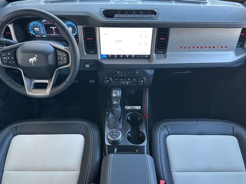 New 2026 Ford Bronco Outer Banks w/ Sasquatch Package AWD/4WD image 11