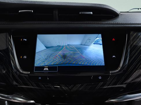 Used 2023 Cadillac XT6 Premium Luxury FWD image 17
