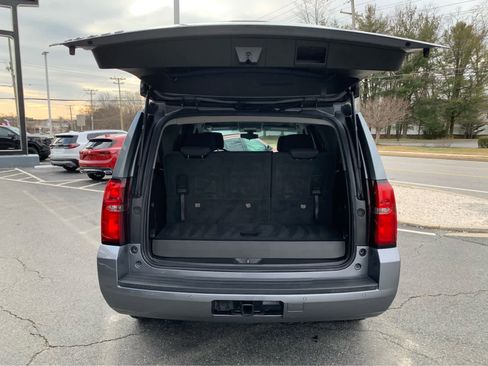 Used 2018 Chevrolet Tahoe LS w/ All-Season Package image 5