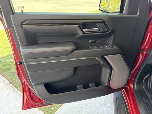 Used 2025 GMC Sierra 1500 AT4X image 15