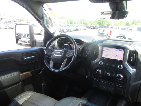 Used 2021 GMC Sierra 2500 Denali w/ Denali Ultimate Package AWD/4WD image 28
