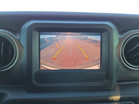 Used 2020 Jeep Wrangler Sport image 16