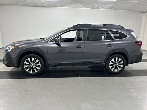 Used 2025 Subaru Outback Limited AWD/4WD image 6