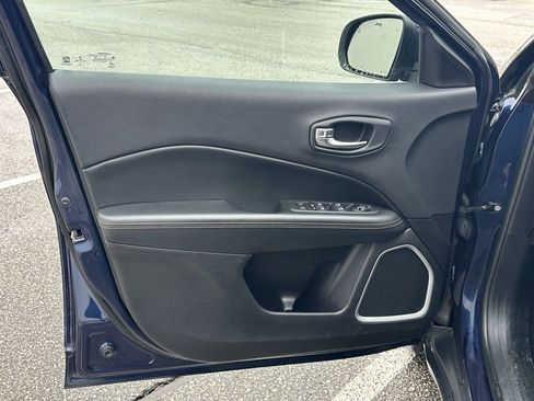 Used 2018 Jeep Compass Limited w/ Navigation Group image 12