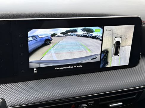 Used 2025 Nissan Kicks SR FWD image 17