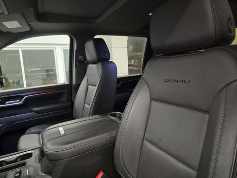 Used 2024 GMC Sierra 2500 Denali w/ Denali Reserve Package image 24