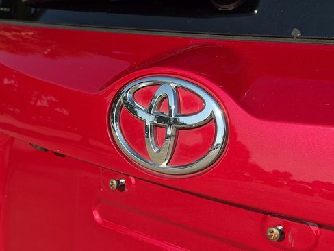 Used 2015 Toyota RAV4 XLE FWD image 5