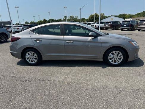 Used 2020 Hyundai Elantra SE w/ Cargo Package (C1) FWD image 4