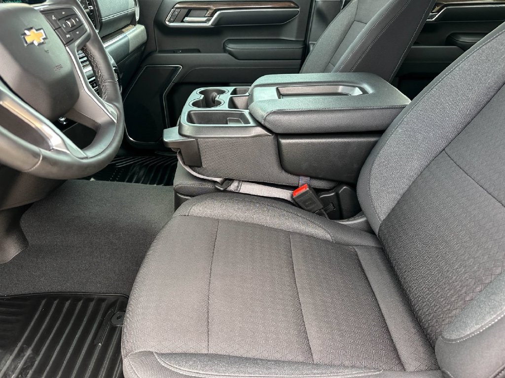 Used 2024 Chevrolet Silverado 1500 LT AWD/4WD image 13