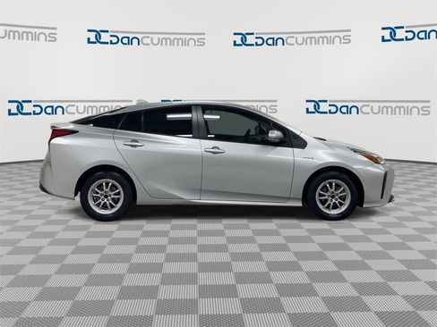 Used 2022 Toyota Prius LE image 9