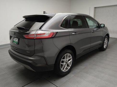 Used 2023 Ford Edge SEL image 9