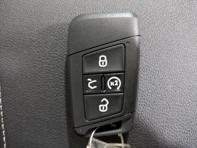 Used 2024 Volkswagen Taos SE AWD/4WD image 30